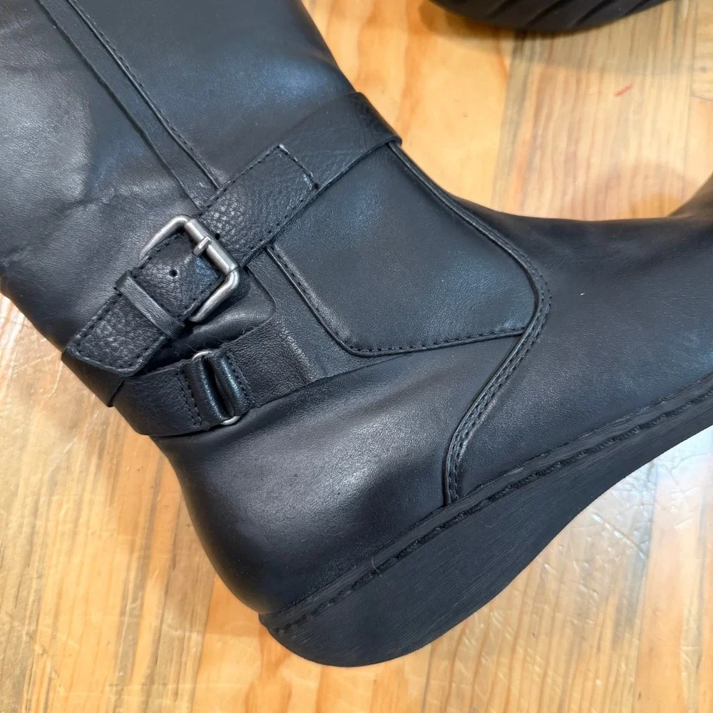 Clarks Black Tall Leather Boots Women Size‎ 7